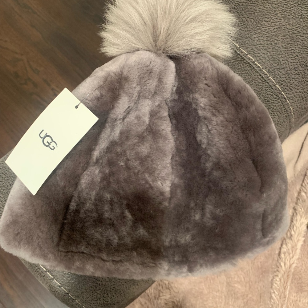 MWT UGG  Faux Fur Beanie offers considered!